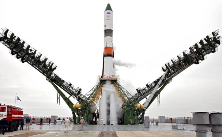 Приглашаем вас на книжную выставку «Удивительный мир космоса»