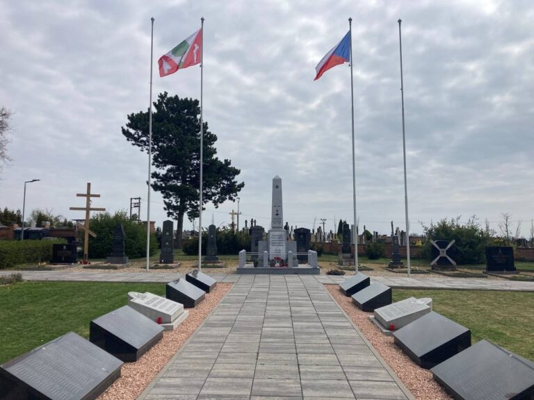 Мотоклуб почтил память павших воинов